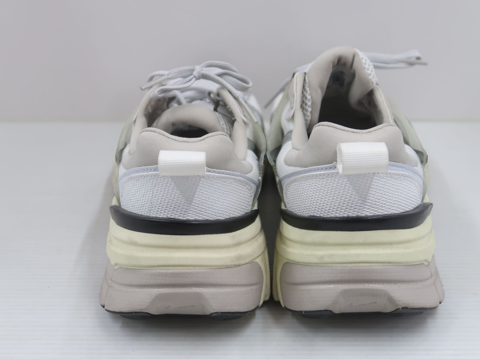 NIKE ナイキ V 2 K RUN ラン HJ 4497-100 スニーカー 28.5㎝