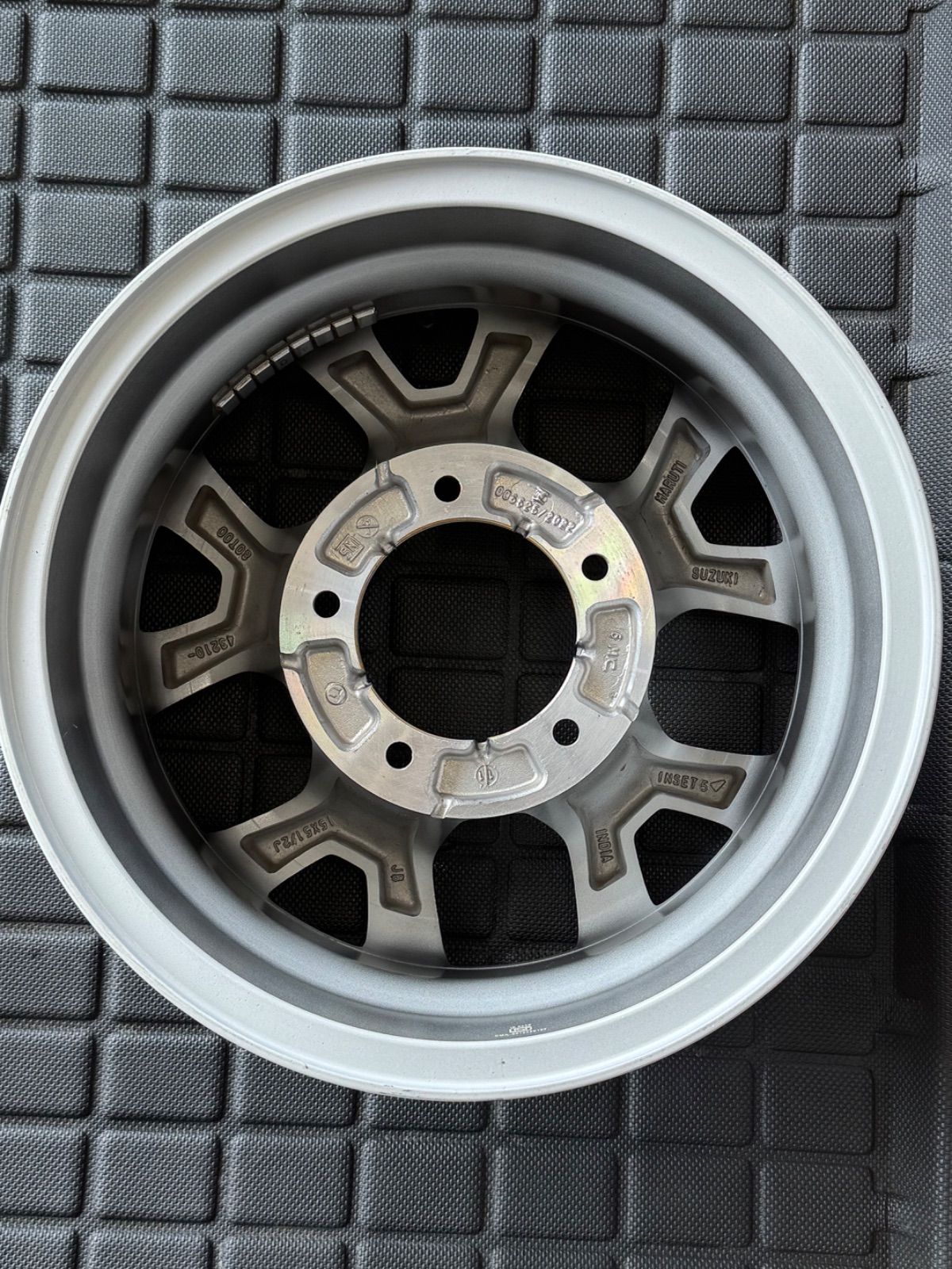 思い出の品 JB74ジムニーシエラ JC 純正アルミホイール あたたみのある