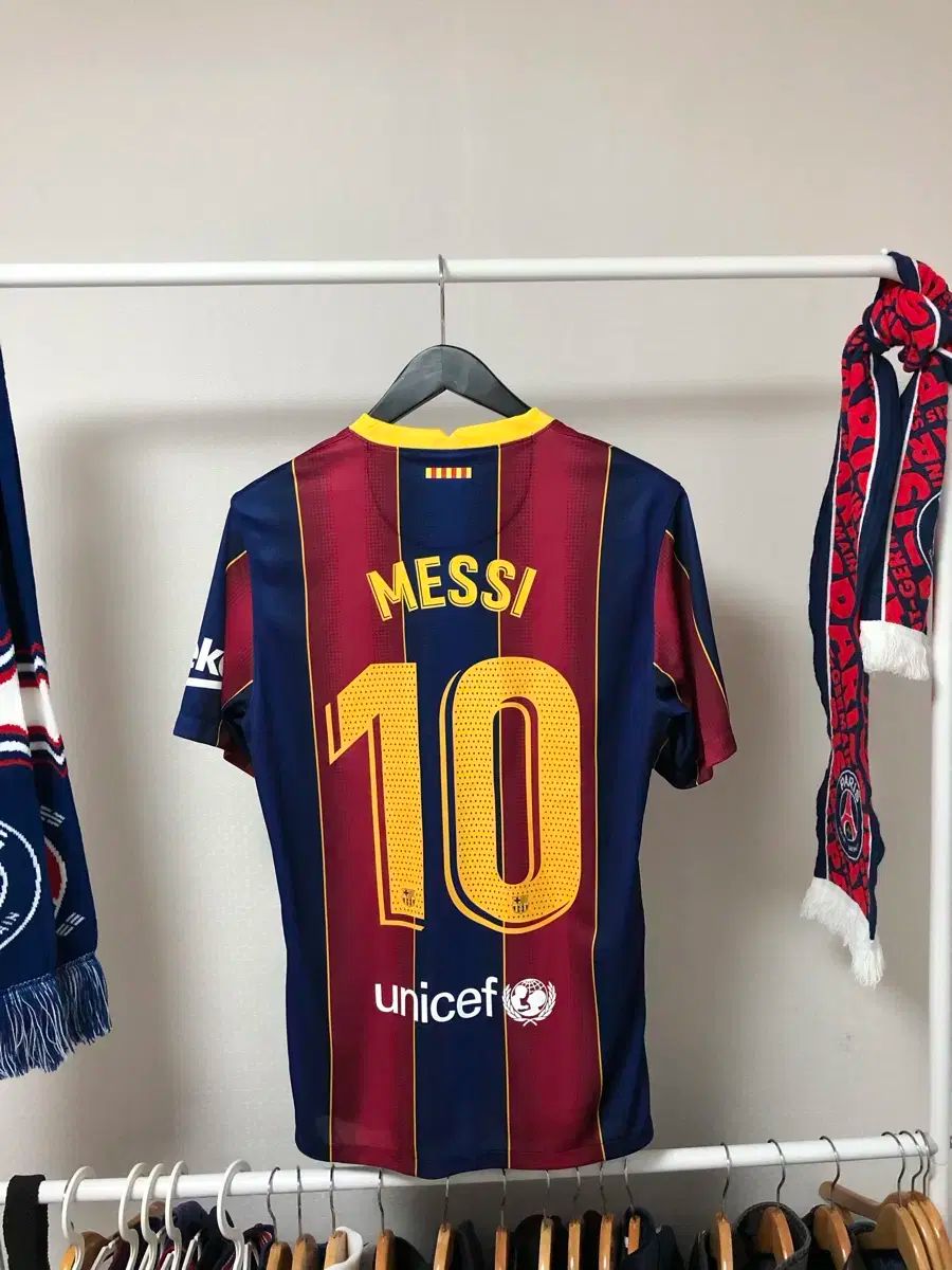 新品 未使用 ゲームシャツ MESSI メッシ ユニホーム バルセロナ FCバルセロナサッカーユニフォームゲームシャツ2011FIFAメッシ