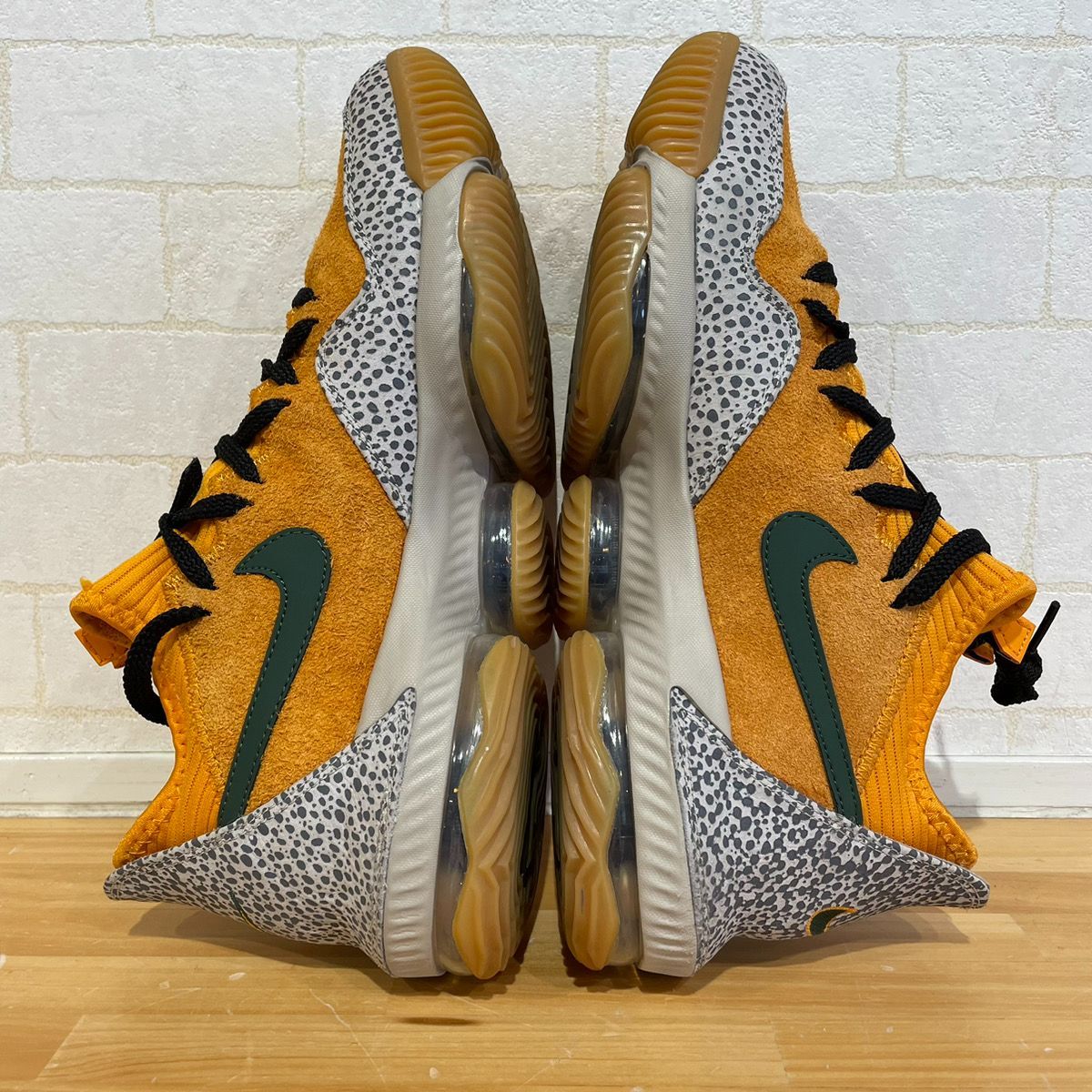 ナイキ NIKE ×ATMOS アトモス LEBRON 16 LOW レブロン 16 ロー SAFARI 