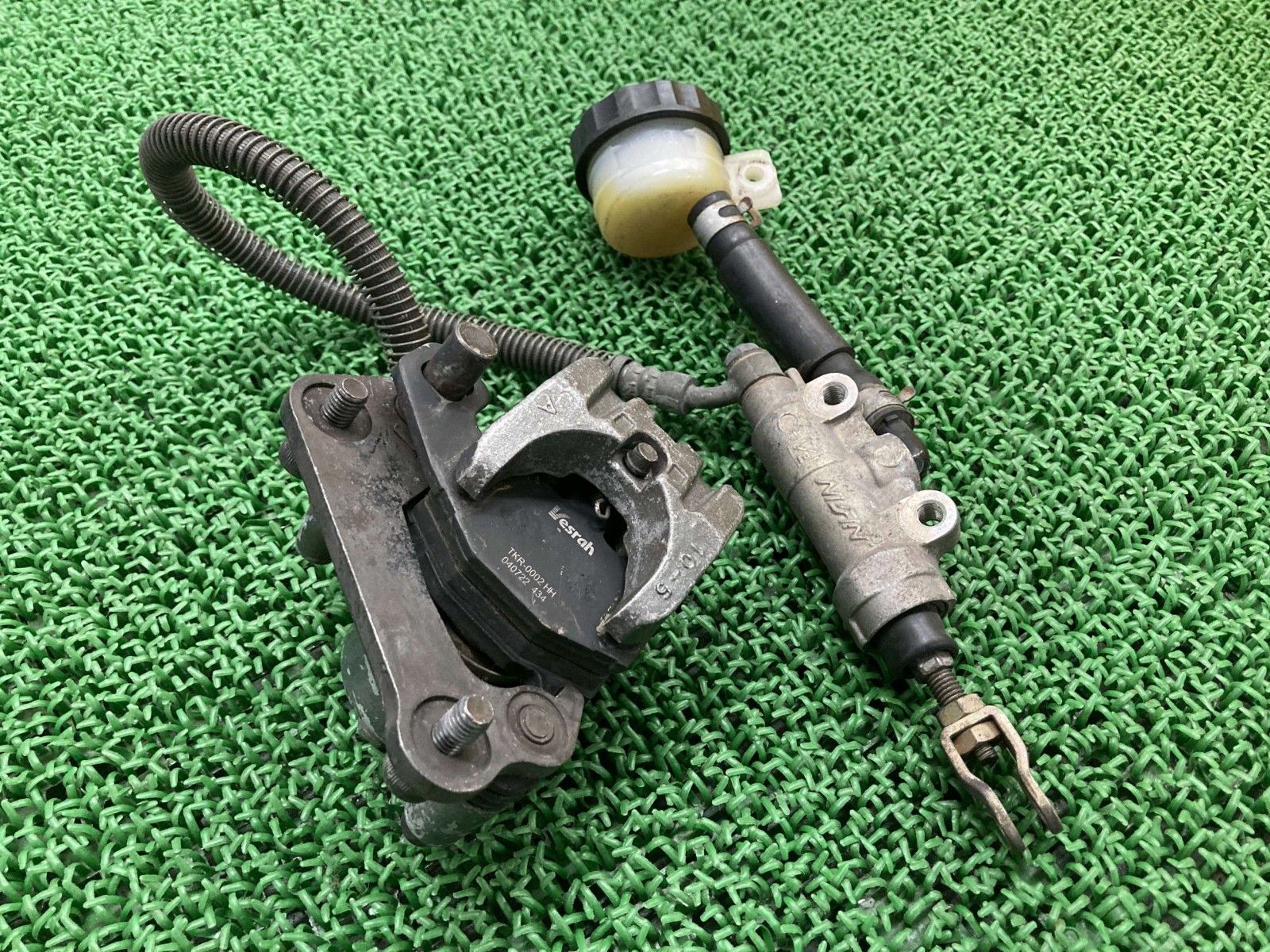 リアブレーキキャリパー 1572