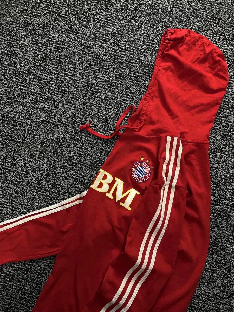 00s adidas アディダス バイエルン州 ミュンヘン レトロ フード Tシャツ