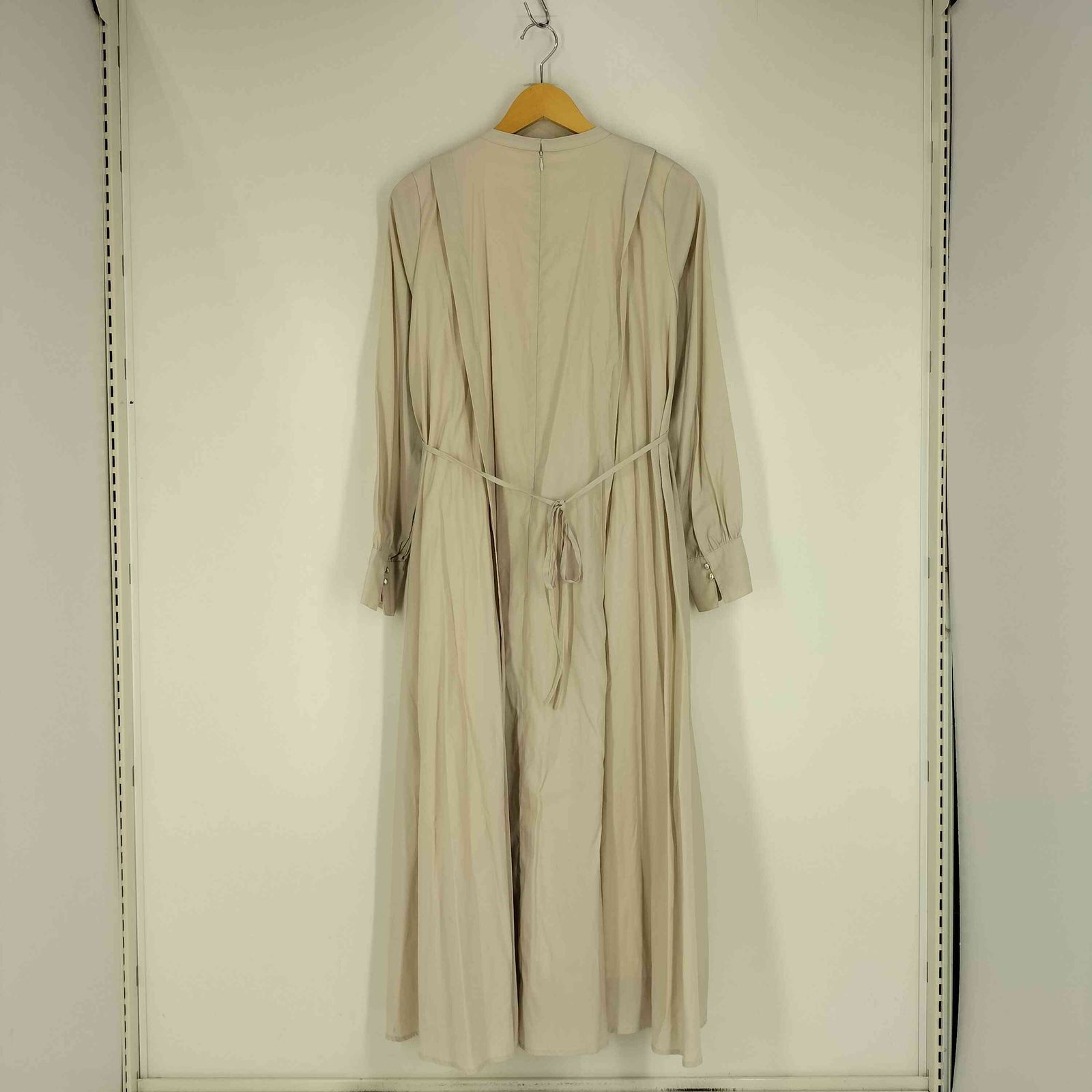 美品AMERI MADELYN EMBROIDERY DRESS Ameri（アメリ）の「MADELYN EMBROIDERY DRESS（ワンピース