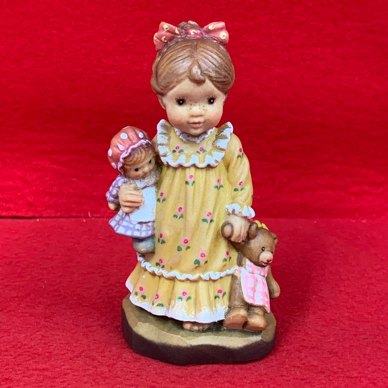 アンリ人形 木彫り人形 タイトル 少女と仔猫です。 アンリ 木彫り人形