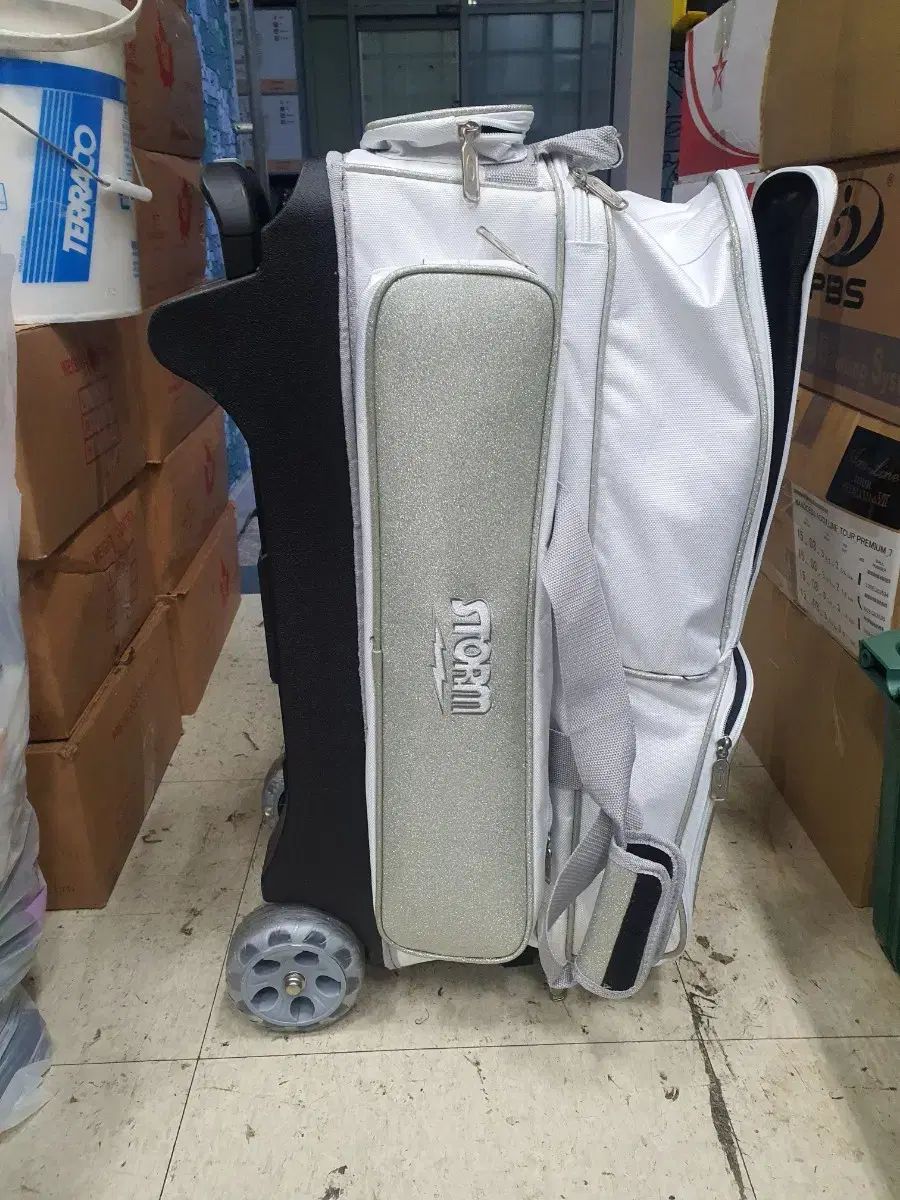 ストーム 3ローラーバッグ