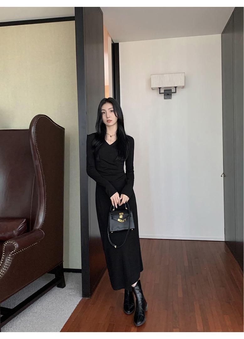 ハイエンドブラックVネックタイトワンピ