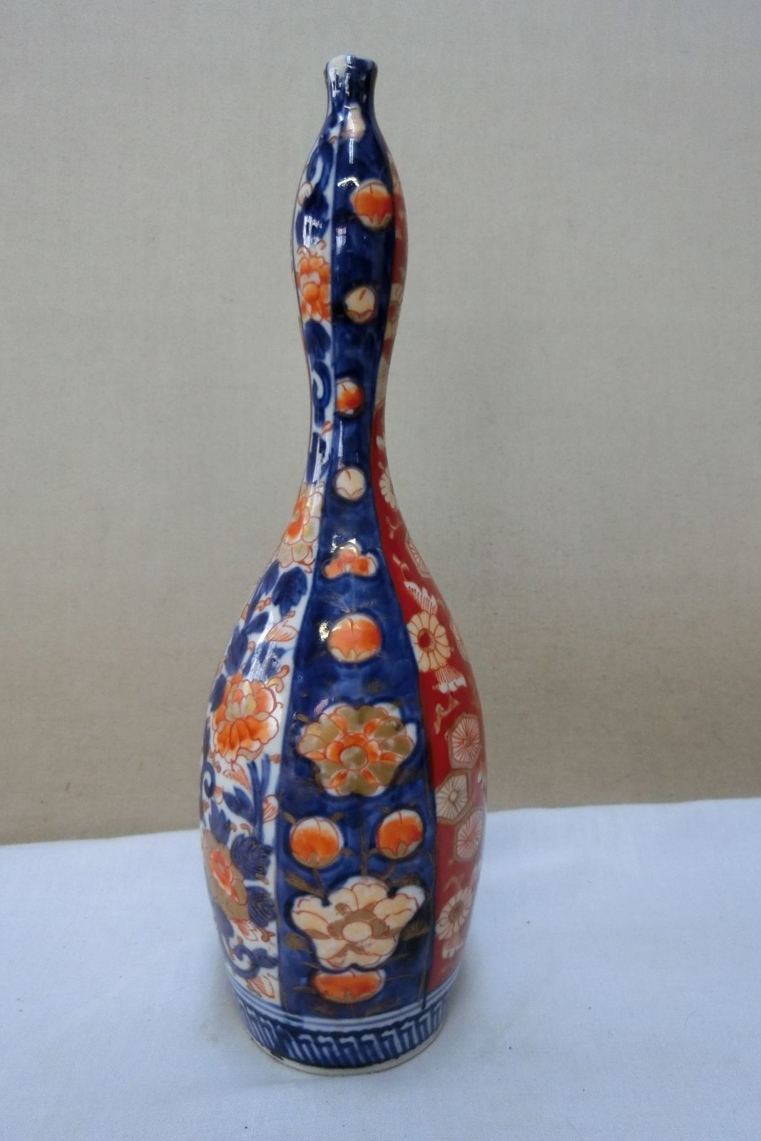 希少！伊万里 細長瓢箪徳利 色絵 鑑賞陶磁器 花紋分割文 コレクション