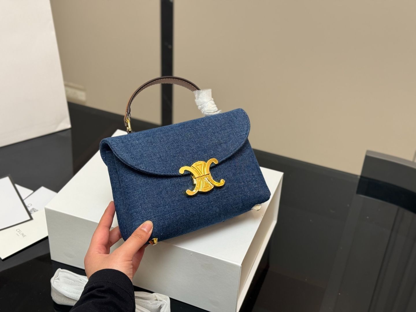 セリーヌ　ミニバッグ　小物　靴等　空箱　保存袋　まとめ売り Celine] ニノ ミニバッグ - 折り畳みボックス付き | セリーヌ