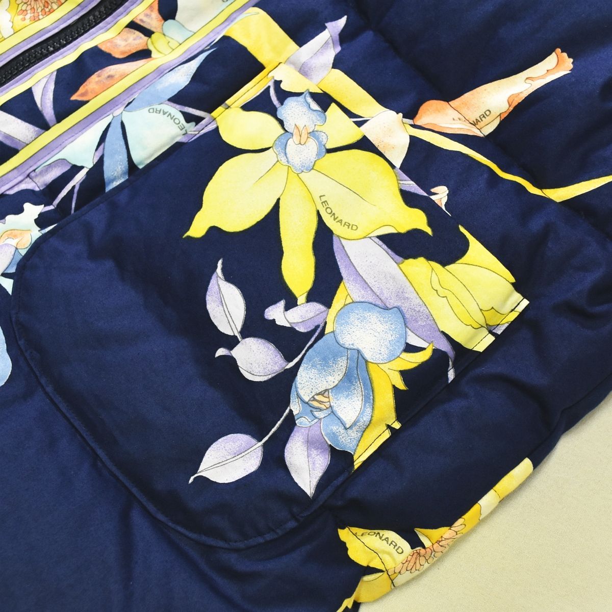 レオナール LEONARD FASHION 花柄 ダウンベスト ネイビー レディース
