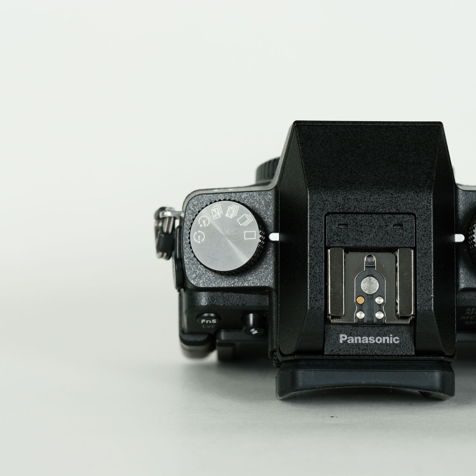 美品｜シャッター数2,380回] Panasonic LUMIX DMC-G7 ボディ