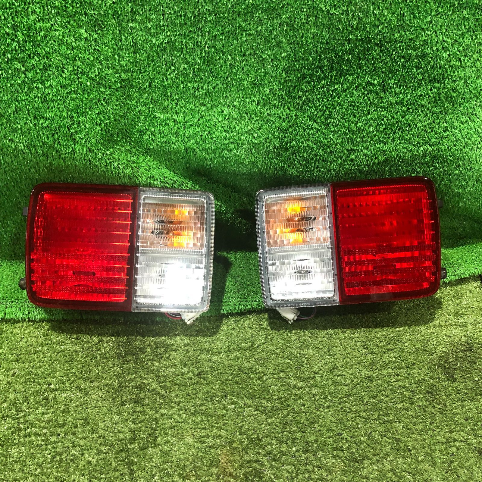 スズキエブリィDA17V 純正テールランプ右左