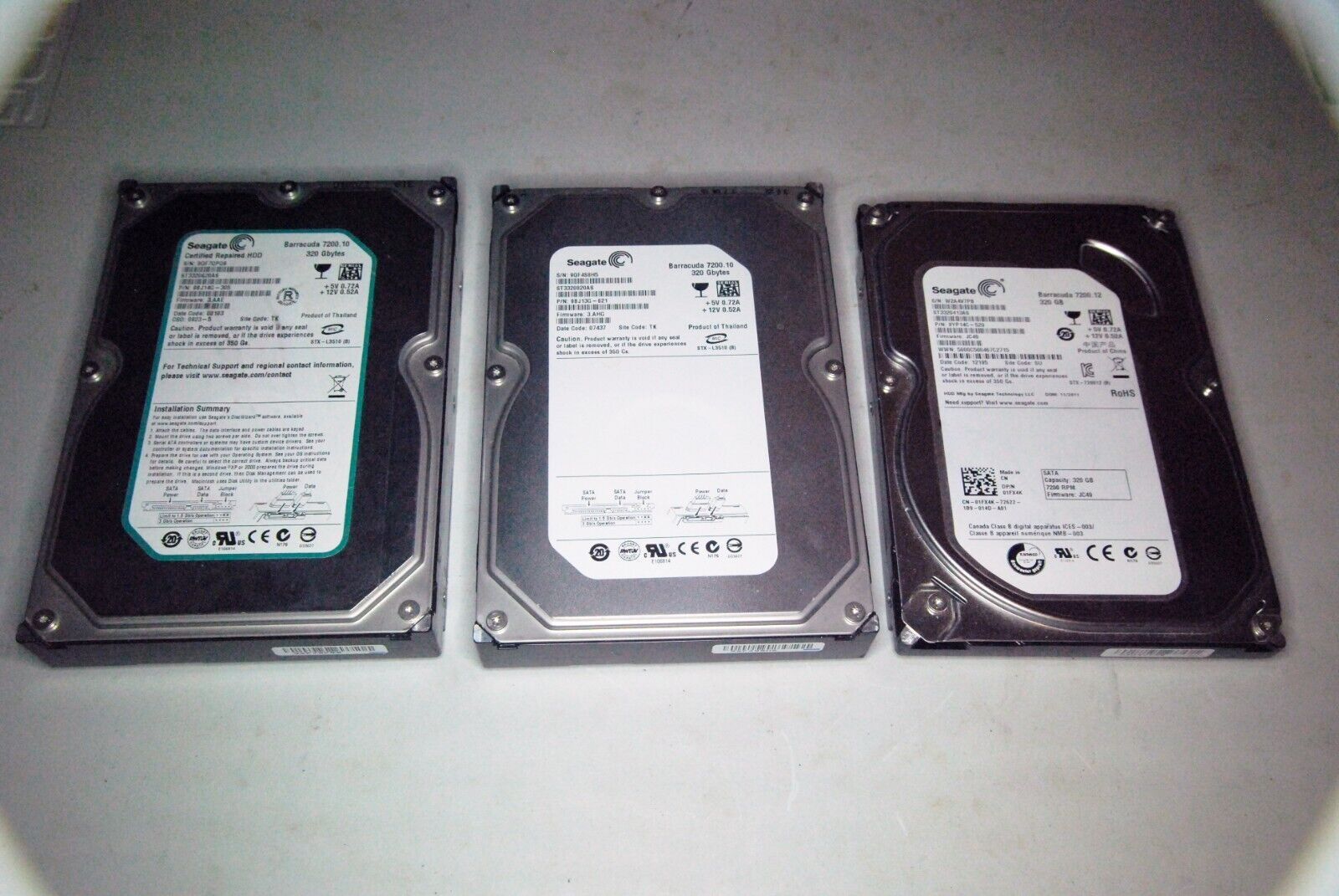 Seagate SATA 3.5 インチ ハード ドライブ 3 台 (各 320Gb)