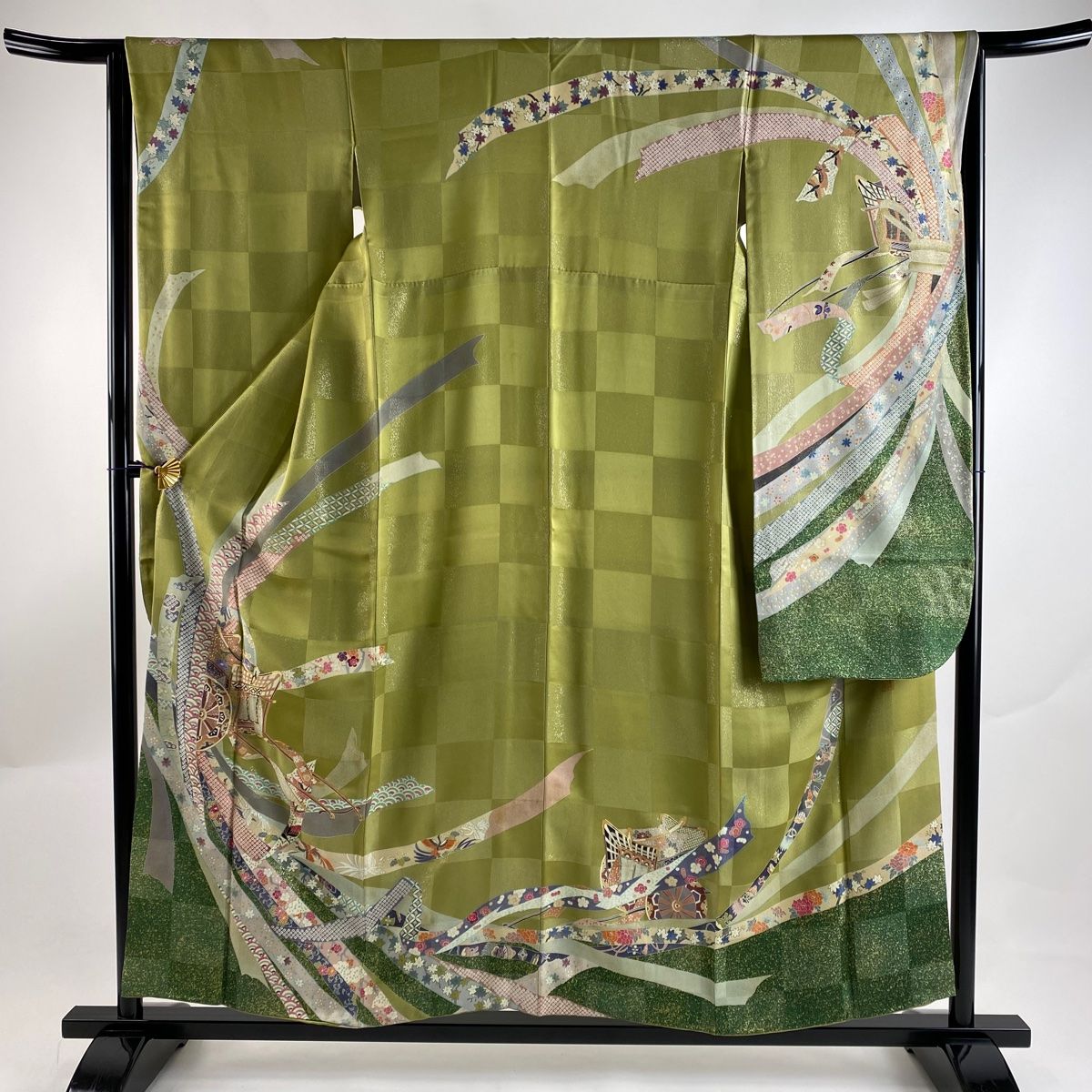 振袖 身丈164cm 裄丈68cm L 袷 雪輪 笠松 刺繍 絞り クリーム 正絹 秀品 中古 振袖 身丈164cm 裄丈67cm M 袷 袋帯フルセット 貝桶 桜 金銀彩 ぼかし