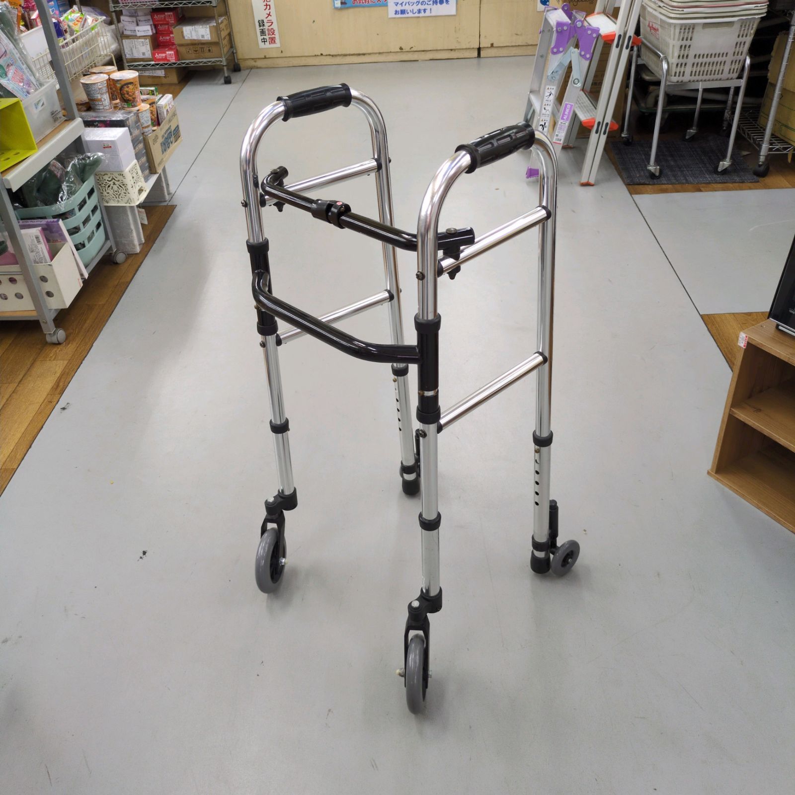 J206 ★多少使用感★シンエンス★ミニフレームウォーカー(歩行器)① J206 ☆多少使用感☆シンエンス☆ミニフレームウォーカー(歩行器)①