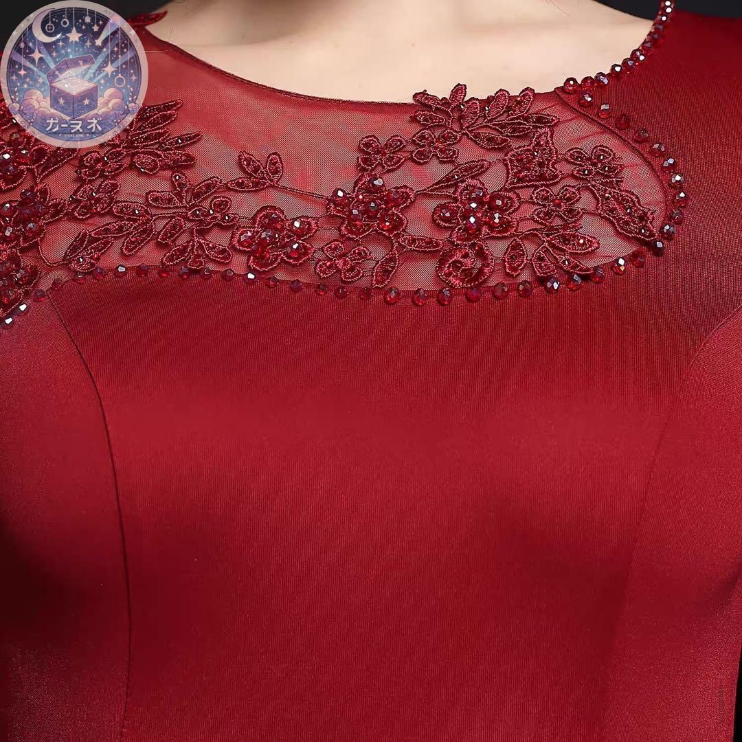 お花のデザインがオシャレな七分袖のイブニングドレス