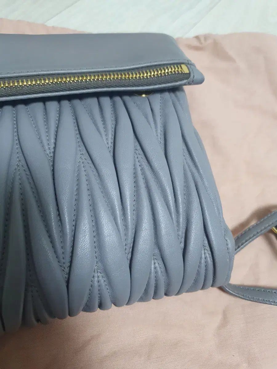 MIU MIU(ミュウミュウ) マテラッセ ナッパ クラッチ 3way クロス