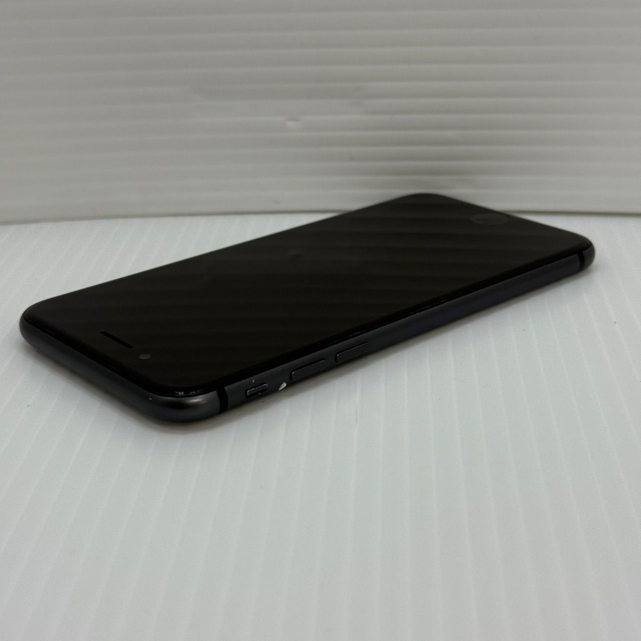 Amazon | 【整備済み品】 Apple iPhone 8 256GB スペースグレー