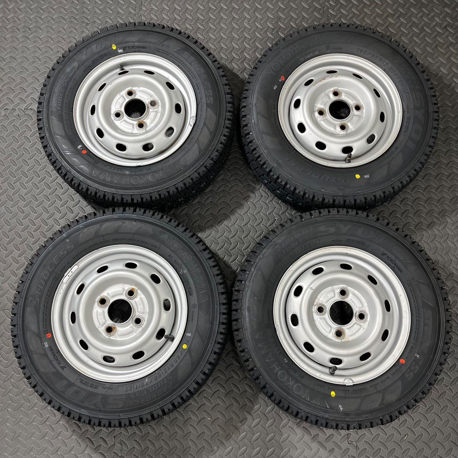 25年製 タイヤ 145 80R12 80 78N LT ヨコハマ SY01V スバル サンバー サンバーディアス スタッドレスタイヤ 冬タイヤ 1083M