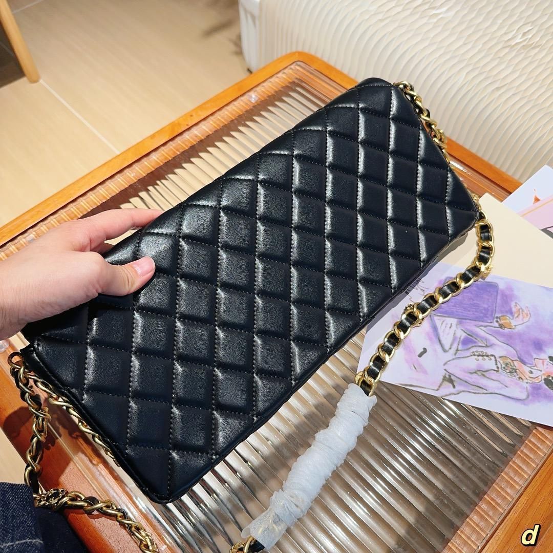 永遠の憧れ【CHANEL】 ミニ クラシック ハンドバッグ ショルダー ไอเดียแต่งชุดนิสิต สำหรับ Everyday Look
