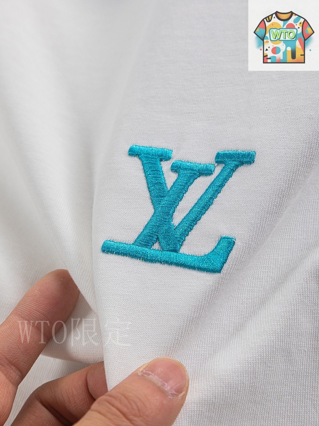 今日特価】Louis Vuitton 25SS Embroidered & Colorful Print T