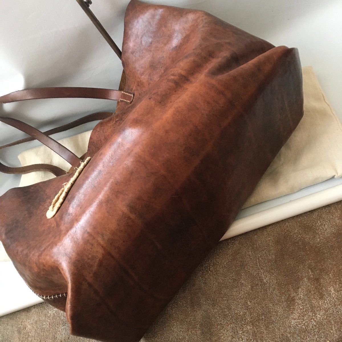 美品 HENRY CUIR（アンリークィール）大きめ レザー バッグ 肩