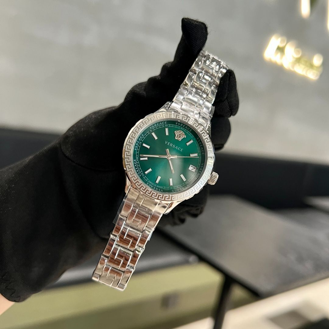 【日本未入荷】 VERSACE 腕時計 Hellenyium 35mm 5ATM VERSACE（ヴェルサーチ）Hellenyium レディースウォッチ - 35mm