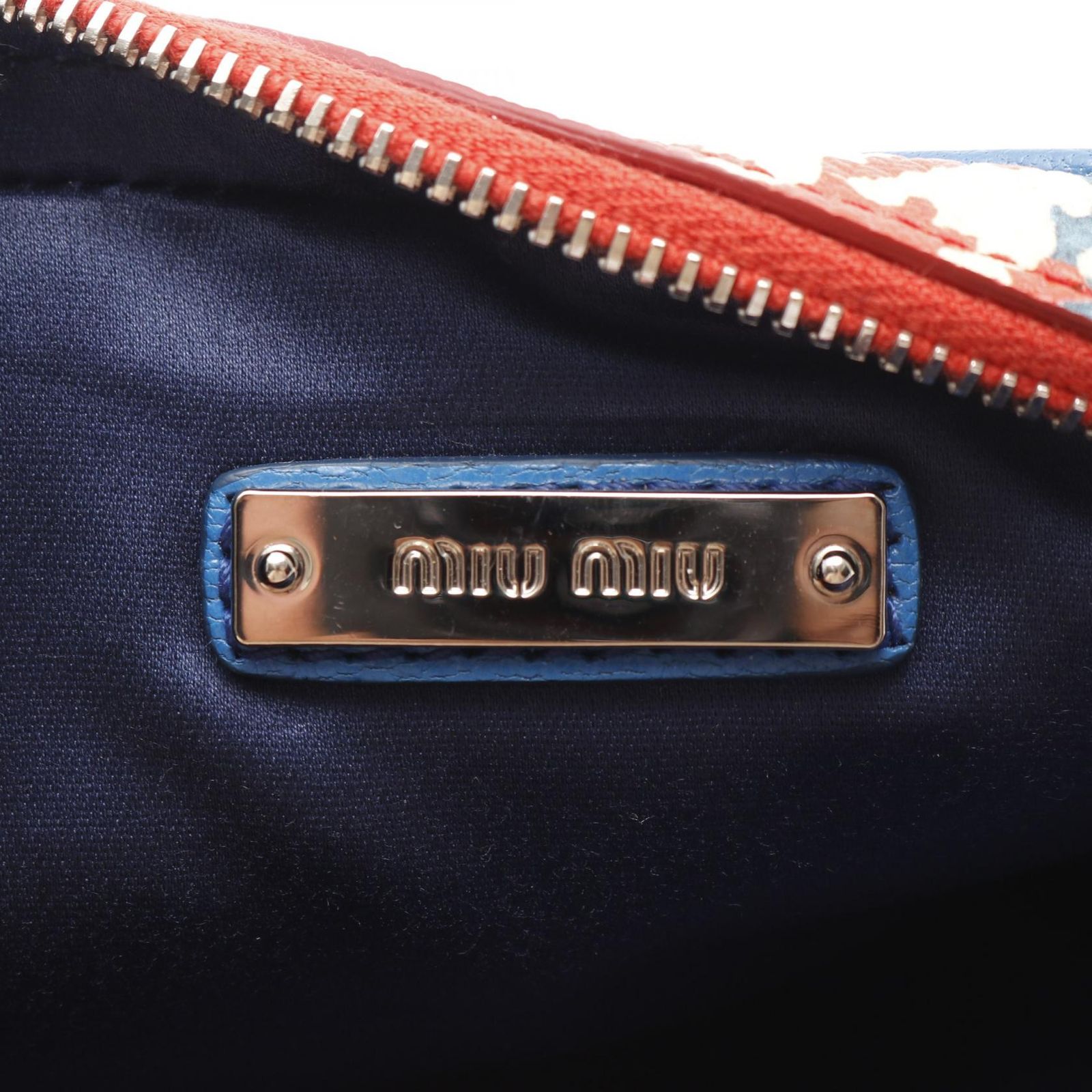 miu miu ミントグリーン レザーポーチ miu miu ミントグリーン レザーポーチ