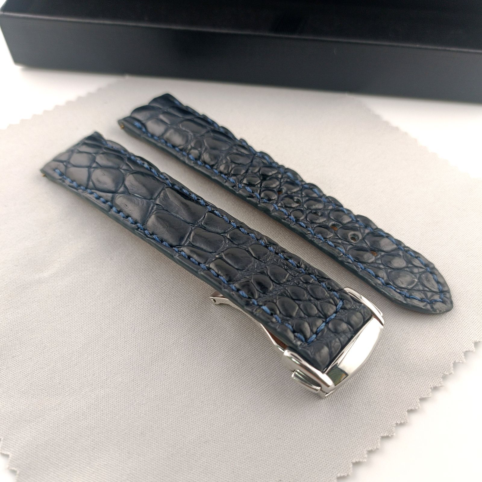 20mm 腕時計 クロコダイル レザー ワニ革ベルト ブラック×ブルーステッチ 対応 オメガ スピードマスター シーマスター プラネット等