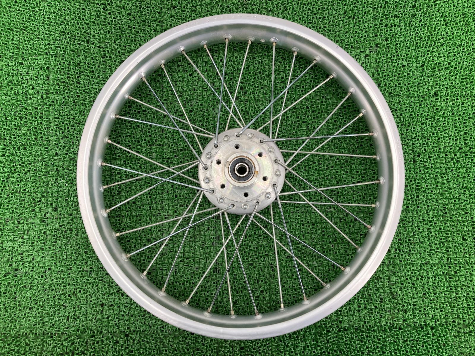 D.I.D製 スポークホイール 社外 中古 バイク 部品 フロント