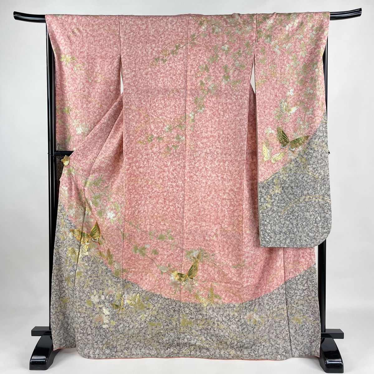 振袖 身丈168.5cm 裄丈67.5cm L 袷 蝶 草花 金銀彩 金糸 ピンク