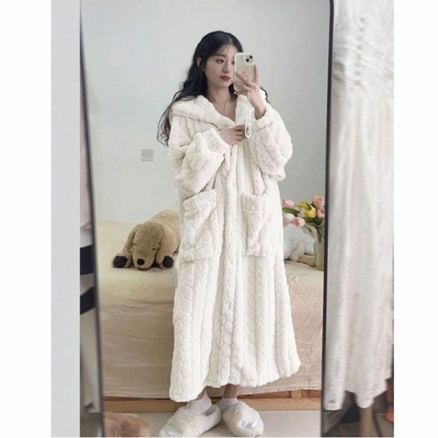 ルームウェア ワンピース もこもこ 冬 パジャマ レディース 着る毛布 ロング ガウン バスローブ ボアフリース 部屋着 長袖 羽織り ボタン 前開き フード付き 厚手 暖かい あったか ホームウェア erika8076