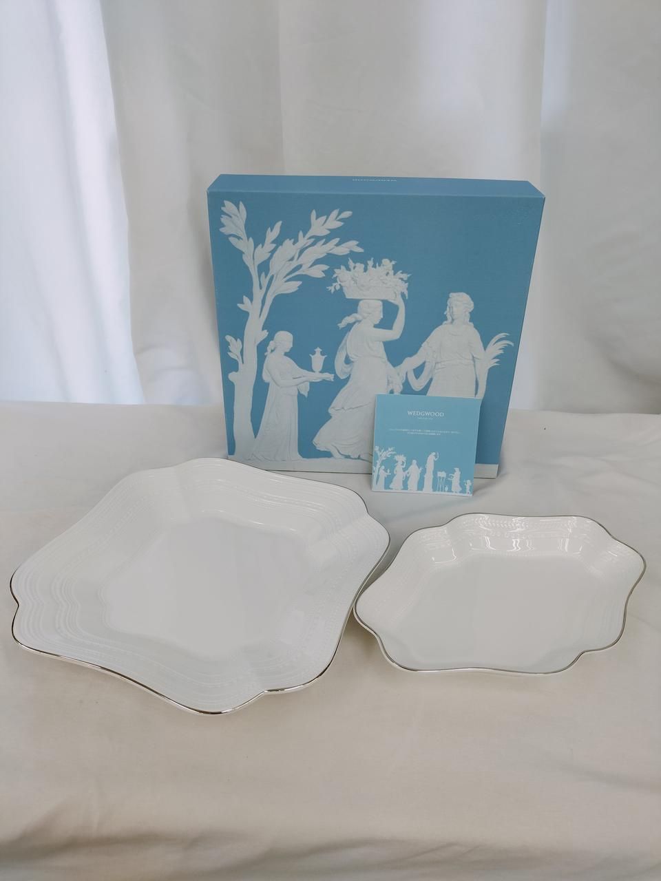 WEDGWOOD スクエア＆ダイヤディッシュ インタグリオプラチナ Wedgwood Square - Diamond Dish Intaglio Platinum