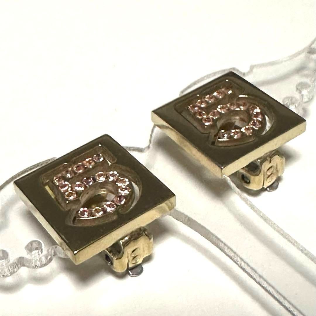 シャネル CHANEL イヤリング No.5 金メッキ×ピンクライン シャネル CHANEL イヤリング No.5 金メッキ×ピンクライン