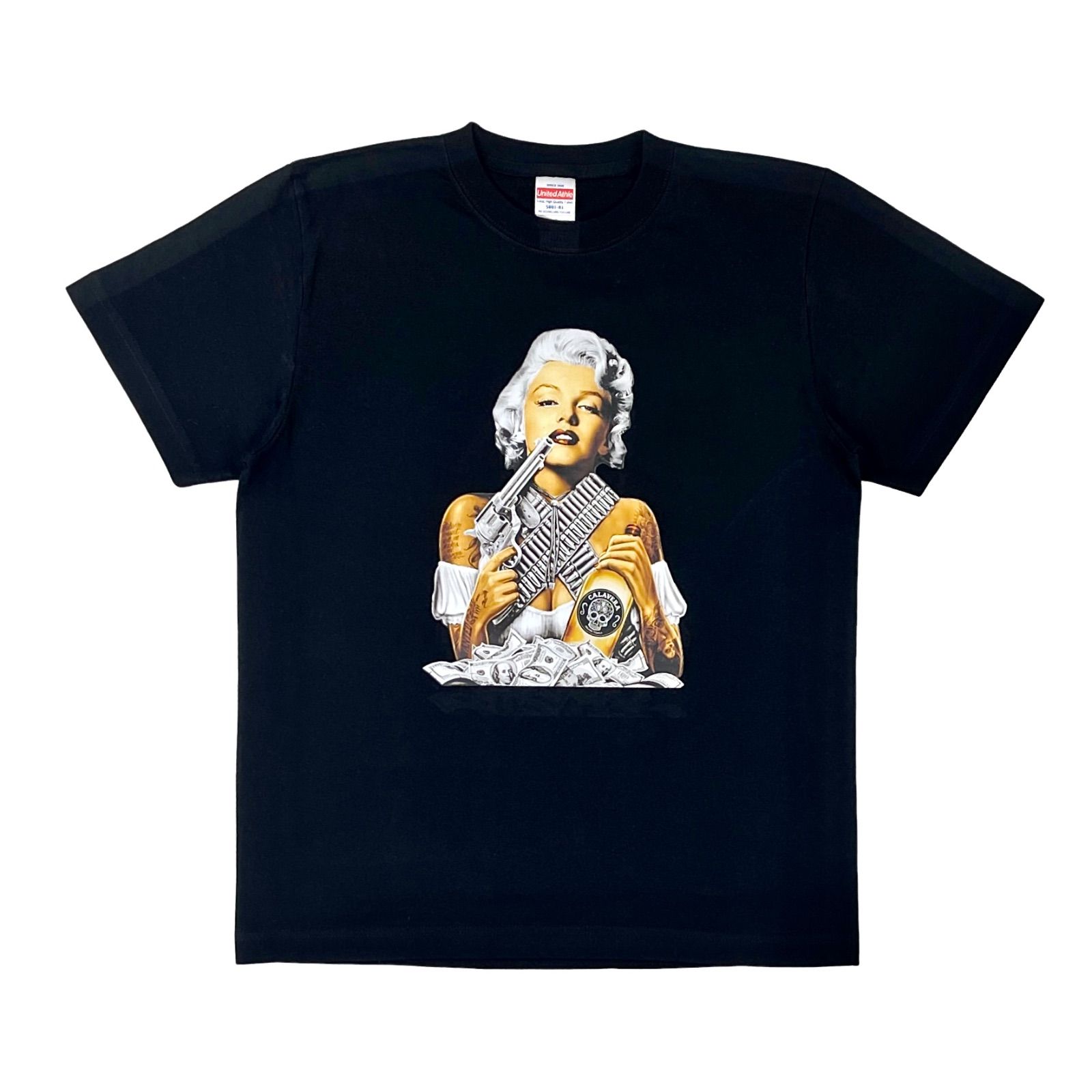 オリジナル 5.6オンス ミディアム ヘビーウェイト ハイクオリティ ムービー Tシャツ マリリンモンロー ワイルド ブロンド ピストル マシンガン銃弾ベルト ウイスキーボトル 酒瓶 マネー 黒 
