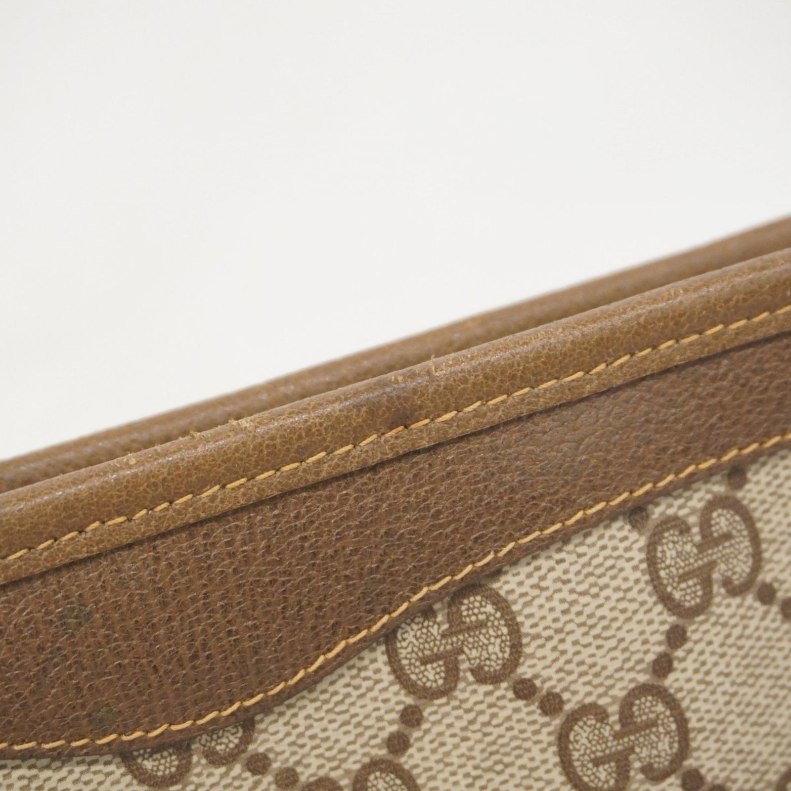 クラッチバッグ