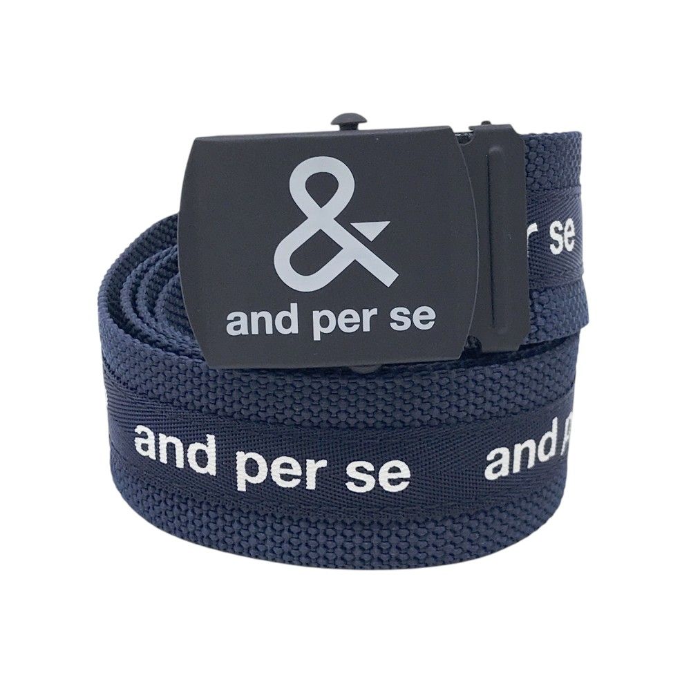 AND PER SE アンパスィ ガチャテープベルト ロゴ 総柄 ネイビー