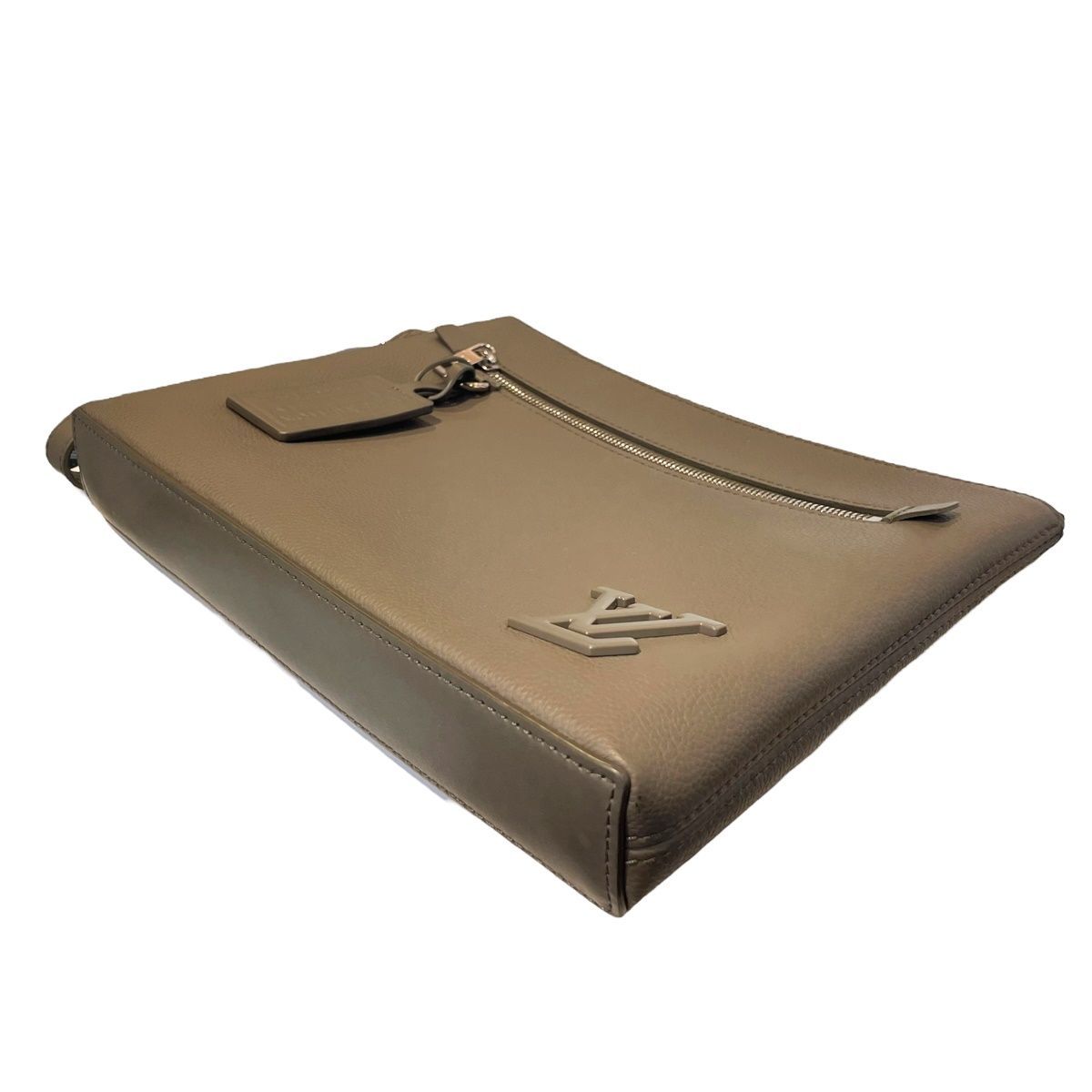 Louis Vuitton ブラウン レザーポーチ クラッチバッグ（中古】 LOUIS 