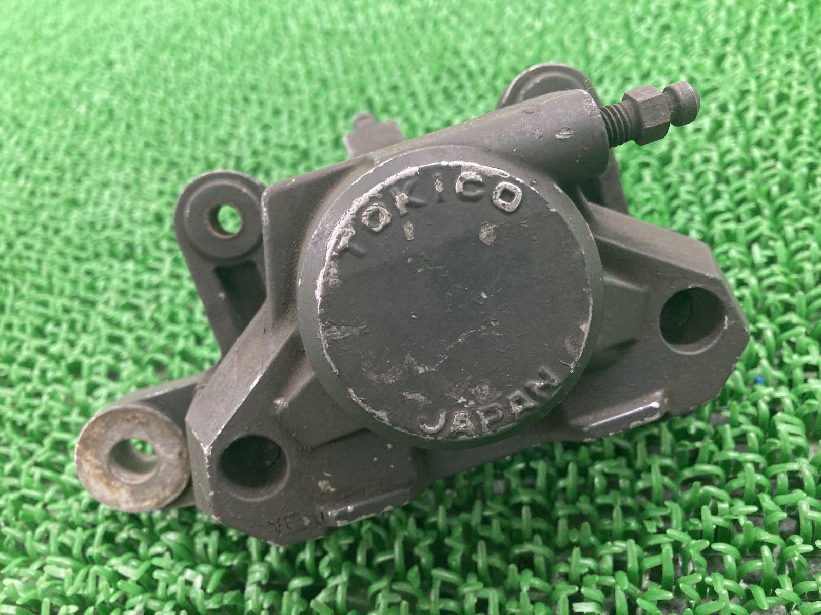 GSX400インパルス リアブレーキキャリパー スズキ 純正 中古 バイク 部品 GK79A 割れ欠け無し 品薄 希少品 車検 Genuine