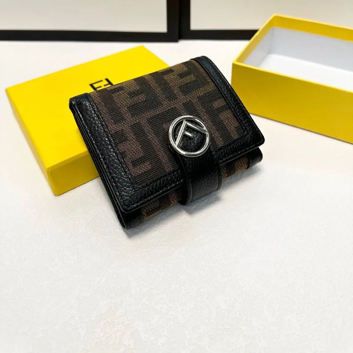 新品未使用✨Fendi フェンディ 財布