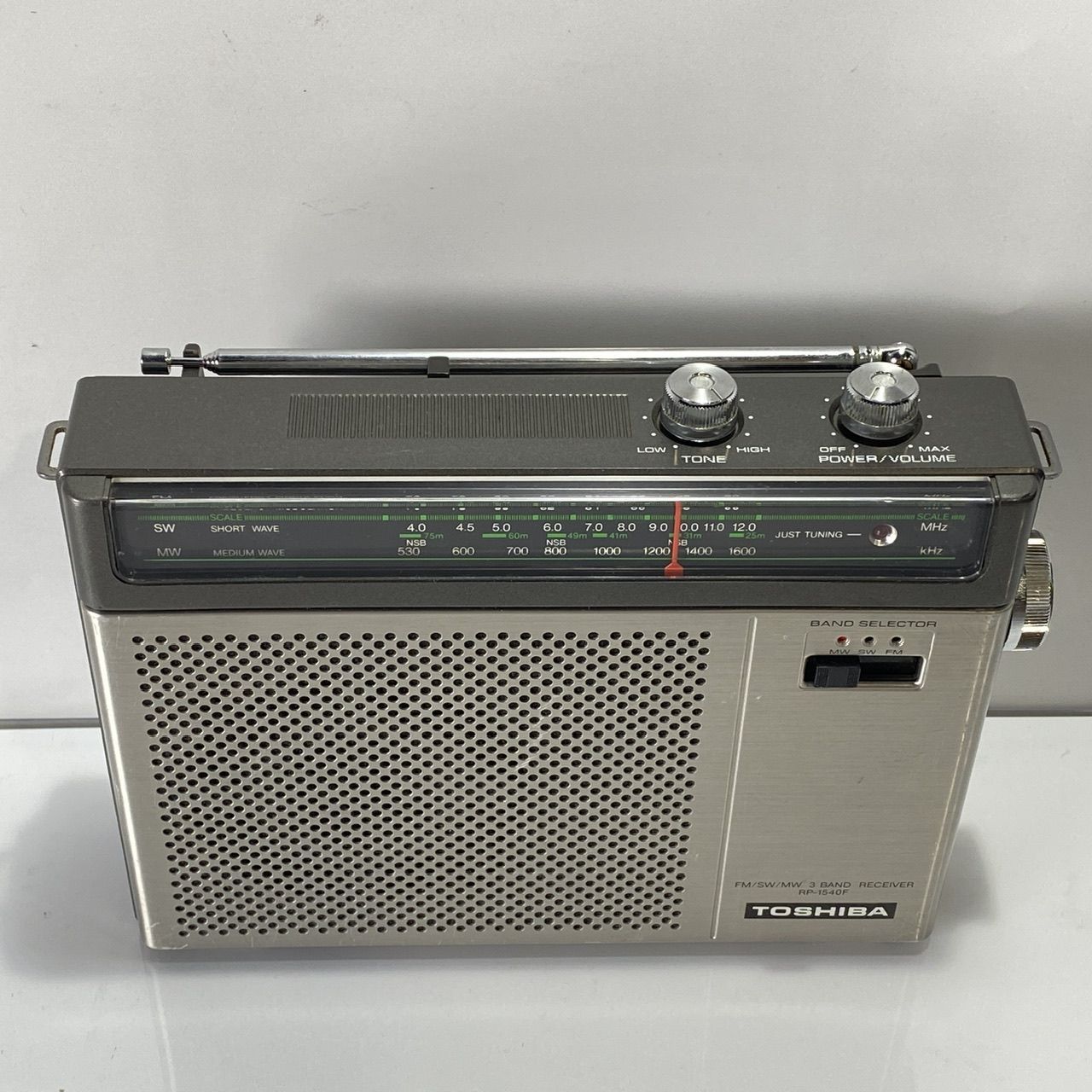 東芝 TOSHIBA ラジオ RP-1540F 3バンド 昭和レトロ (管理番号
