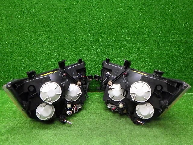三菱　デリカD5 CV-5W ￼前期　ヘッドライト 左右　HID バラスト付 デリカD5 ヘッドライト 左右 HID CV 前期 100-87918 バラスト付