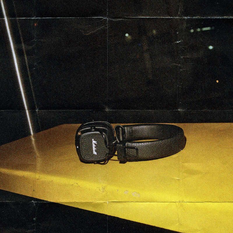 MARSHALL ブルートゥースヘッドホン