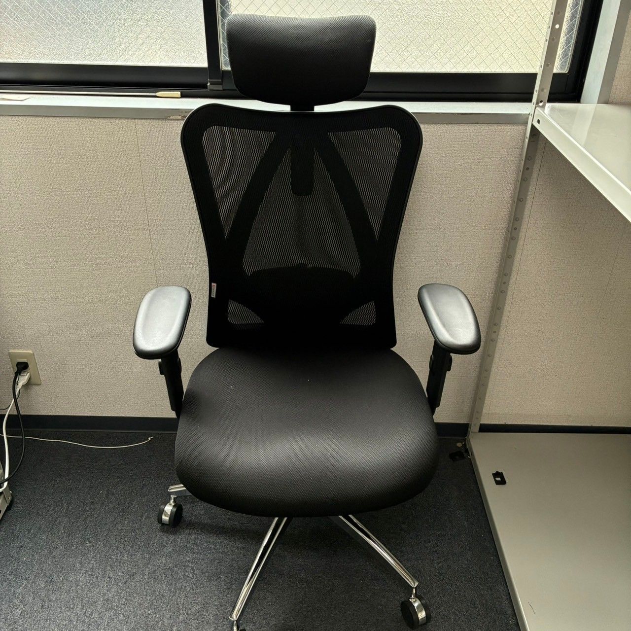 オフィスチェア デスクチェア 椅子 メッシュ アームレスト付き