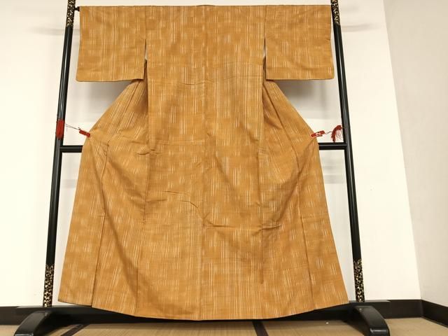 平和屋着物○本場大島紬 白大島 7マルキ 舞葉人物風景文 正絹 逸品