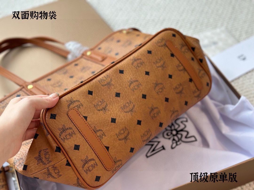 今日特価】MCM Double-Sided Shopping Bag ダブルサイド
