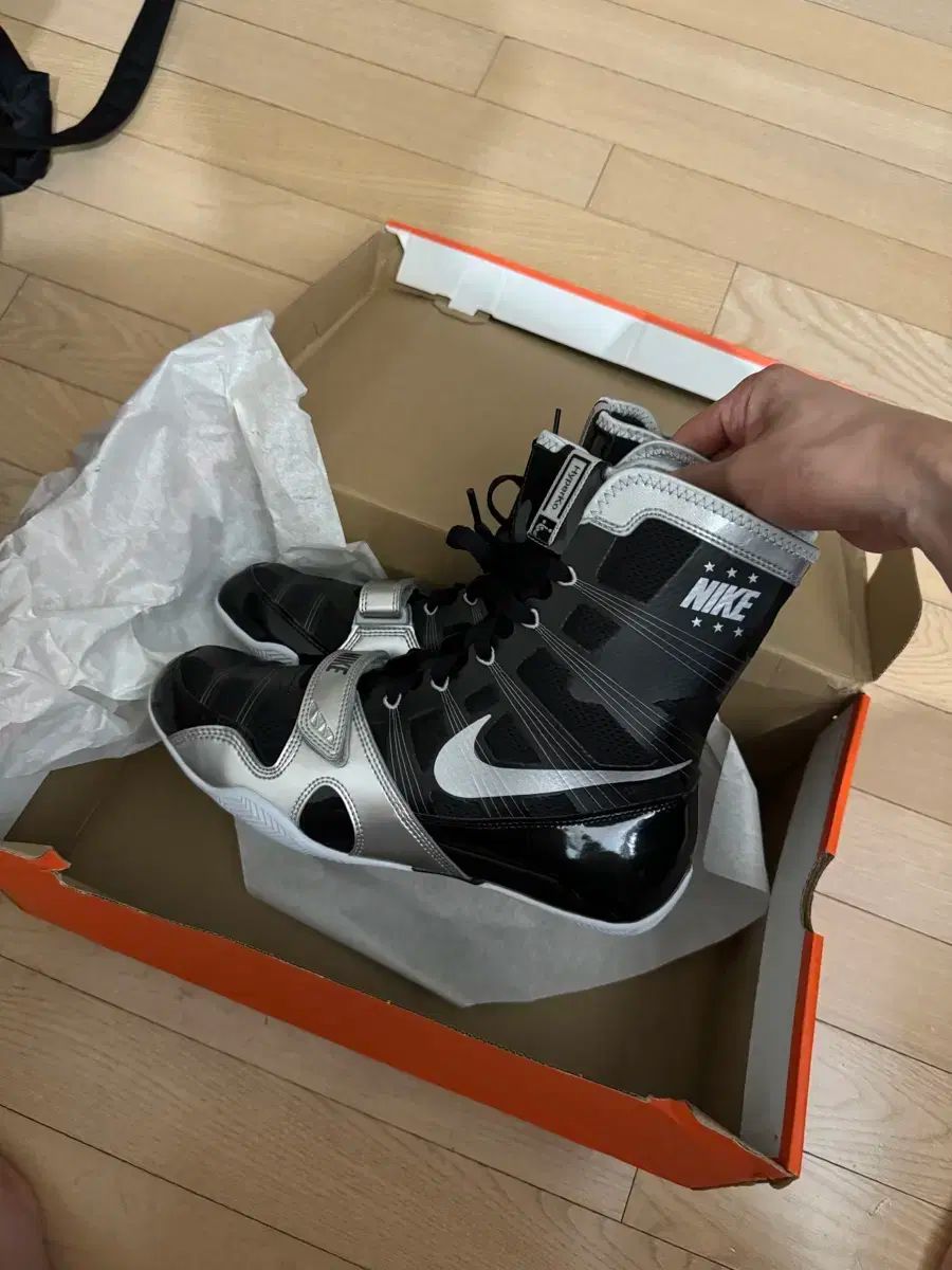 Nike ハイパーKOボクシングシューズ ブラック/シルバー