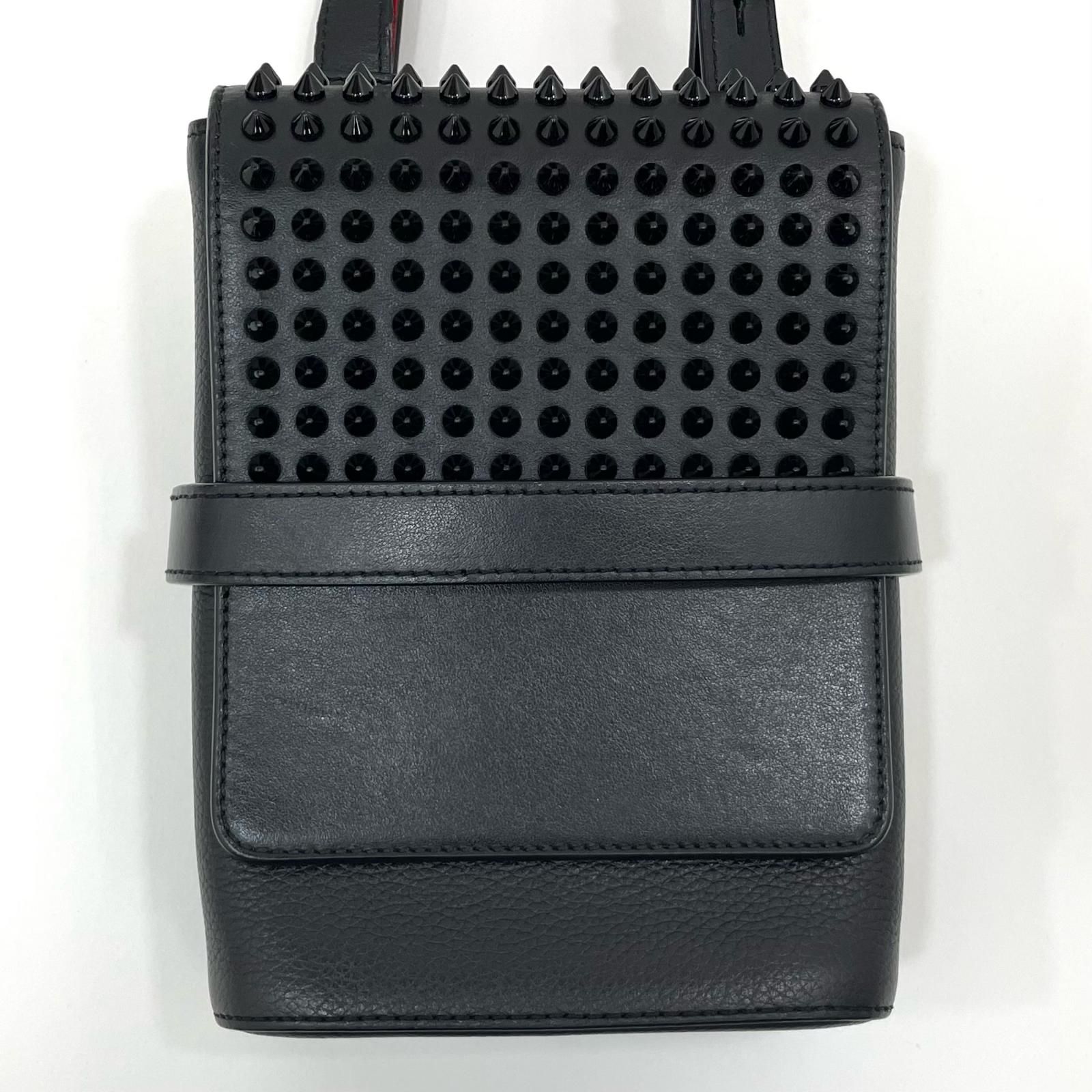 美品　クリスチャンルブタン ベンチリポーター レザー×スタッズ ショルダーバッグ CHRISTIAN LOUBOUTIN(クリスチャンルブタン) ショルダーバッグ ベンチ