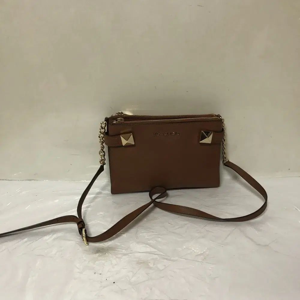 ☆美品・未使用級☆MICHEAL KORS ボディバック MICHAEL KORS ショルダーバッグ バッグ JET SET ITEM ポケット