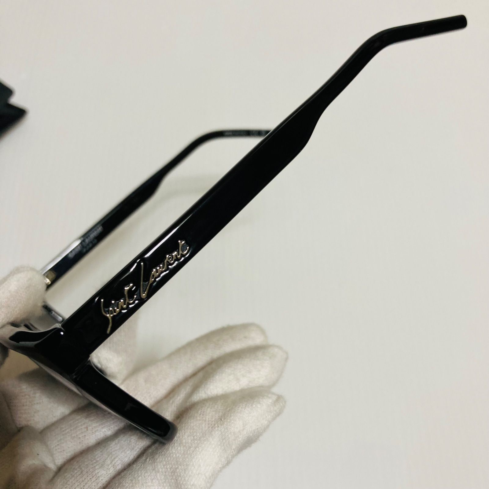 極美品 SAINT LAURENT 正規品 スクエア ケース付 極美品 SAINT LAURENT 正規品 スクエア ケース付 - メルカリ