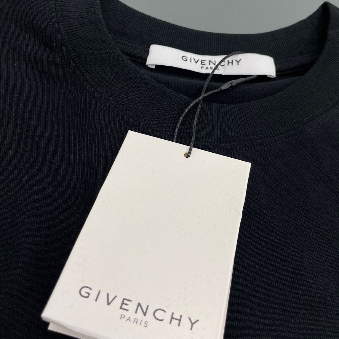 Givenchyジバンシー25S